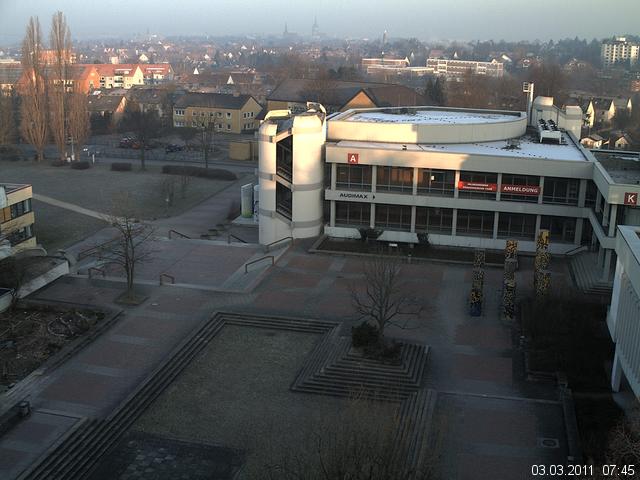 Foto der Webcam: Verwaltungsgeb&auml;ude, Innenhof mit Audimax, H&ouml;rsaal-Geb&auml;ude 1