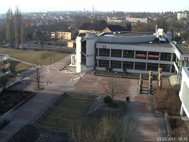 Foto der Webcam: Verwaltungsgeb&auml;ude, Innenhof mit Audimax, H&ouml;rsaal-Geb&auml;ude 1