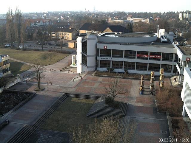 Foto der Webcam: Verwaltungsgeb&auml;ude, Innenhof mit Audimax, H&ouml;rsaal-Geb&auml;ude 1