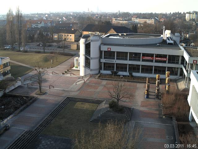 Foto der Webcam: Verwaltungsgeb&auml;ude, Innenhof mit Audimax, H&ouml;rsaal-Geb&auml;ude 1