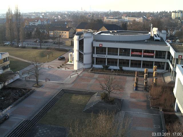 Foto der Webcam: Verwaltungsgeb&auml;ude, Innenhof mit Audimax, H&ouml;rsaal-Geb&auml;ude 1