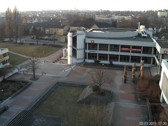 Foto der Webcam: Verwaltungsgeb&auml;ude, Innenhof mit Audimax, H&ouml;rsaal-Geb&auml;ude 1