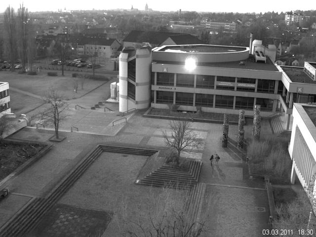 Foto der Webcam: Verwaltungsgeb&auml;ude, Innenhof mit Audimax, H&ouml;rsaal-Geb&auml;ude 1