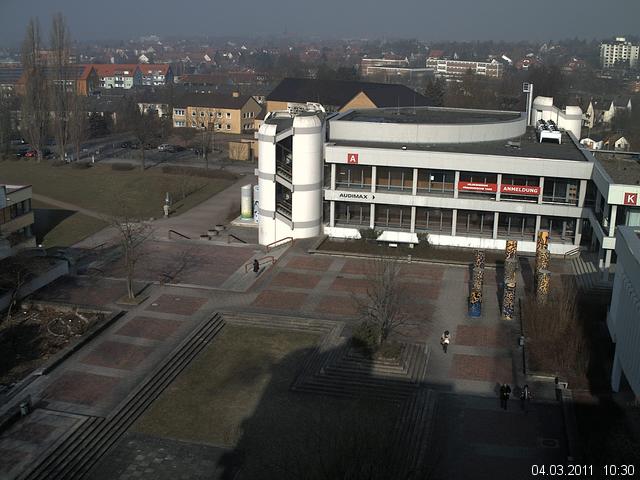 Foto der Webcam: Verwaltungsgeb&auml;ude, Innenhof mit Audimax, H&ouml;rsaal-Geb&auml;ude 1