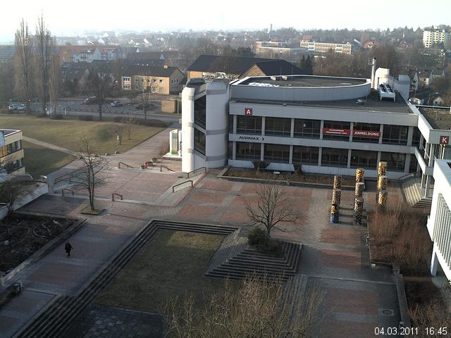 Foto der Webcam: Verwaltungsgeb&auml;ude, Innenhof mit Audimax, H&ouml;rsaal-Geb&auml;ude 1