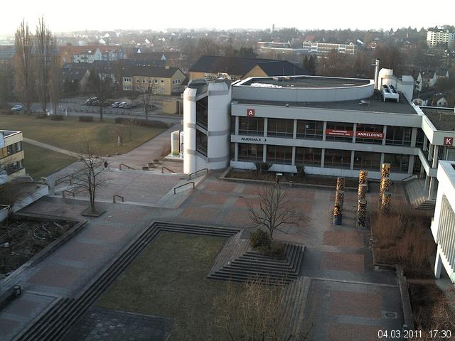 Foto der Webcam: Verwaltungsgeb&auml;ude, Innenhof mit Audimax, H&ouml;rsaal-Geb&auml;ude 1