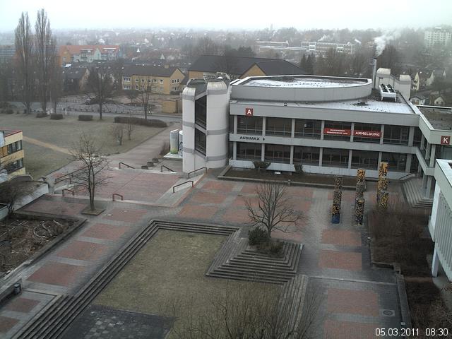 Foto der Webcam: Verwaltungsgeb&auml;ude, Innenhof mit Audimax, H&ouml;rsaal-Geb&auml;ude 1