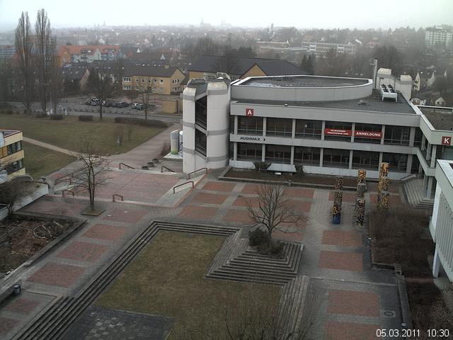 Foto der Webcam: Verwaltungsgeb&auml;ude, Innenhof mit Audimax, H&ouml;rsaal-Geb&auml;ude 1