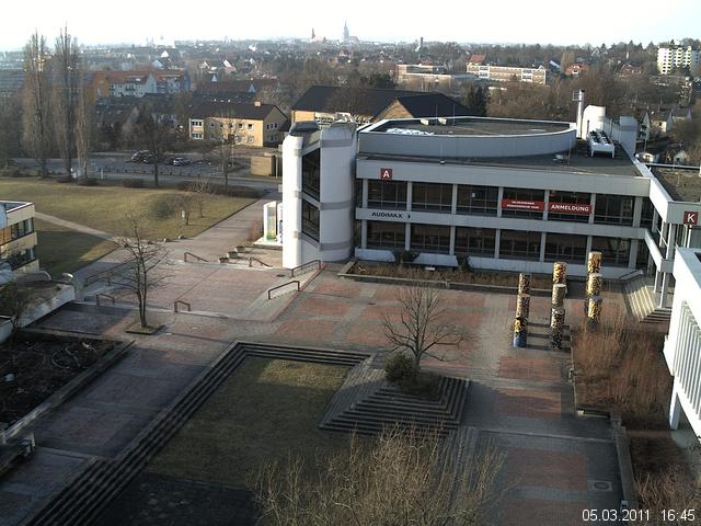 Foto der Webcam: Verwaltungsgeb&auml;ude, Innenhof mit Audimax, H&ouml;rsaal-Geb&auml;ude 1