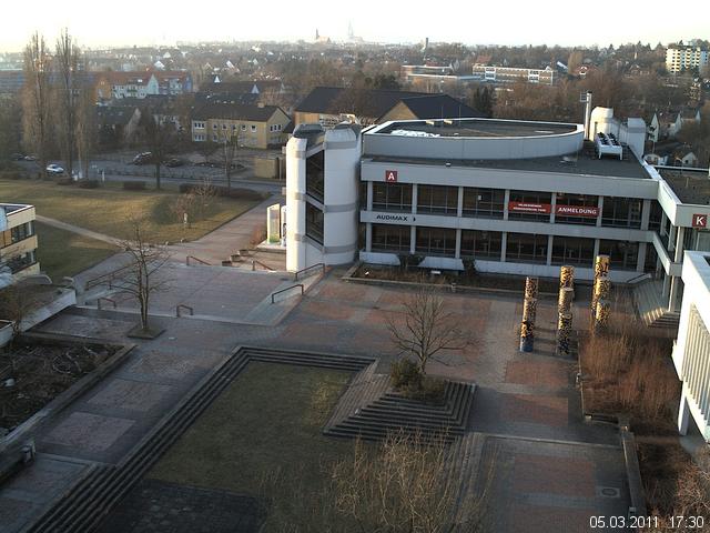 Foto der Webcam: Verwaltungsgeb&auml;ude, Innenhof mit Audimax, H&ouml;rsaal-Geb&auml;ude 1