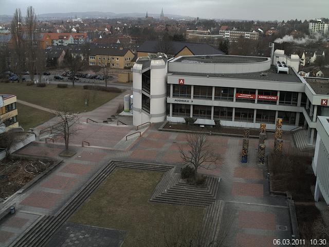 Foto der Webcam: Verwaltungsgeb&auml;ude, Innenhof mit Audimax, H&ouml;rsaal-Geb&auml;ude 1