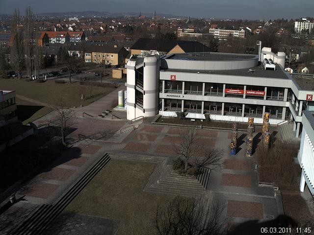 Foto der Webcam: Verwaltungsgeb&auml;ude, Innenhof mit Audimax, H&ouml;rsaal-Geb&auml;ude 1