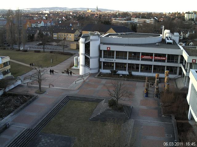 Foto der Webcam: Verwaltungsgeb&auml;ude, Innenhof mit Audimax, H&ouml;rsaal-Geb&auml;ude 1