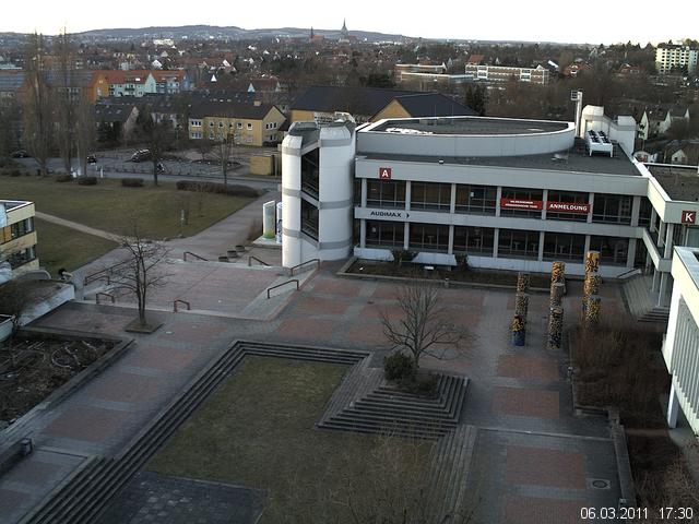 Foto der Webcam: Verwaltungsgeb&auml;ude, Innenhof mit Audimax, H&ouml;rsaal-Geb&auml;ude 1