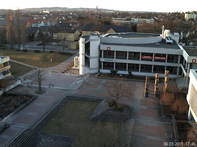 Foto der Webcam: Verwaltungsgeb&auml;ude, Innenhof mit Audimax, H&ouml;rsaal-Geb&auml;ude 1