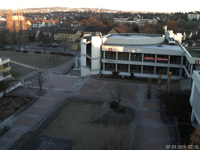 Foto der Webcam: Verwaltungsgeb&auml;ude, Innenhof mit Audimax, H&ouml;rsaal-Geb&auml;ude 1