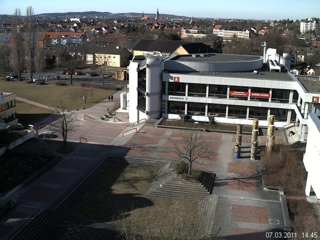 Foto der Webcam: Verwaltungsgeb&auml;ude, Innenhof mit Audimax, H&ouml;rsaal-Geb&auml;ude 1
