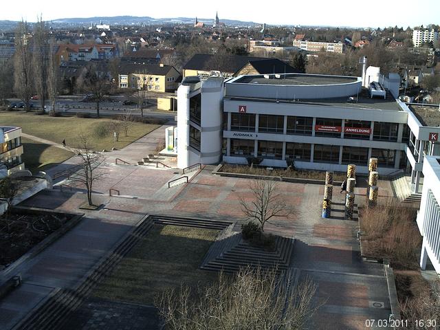 Foto der Webcam: Verwaltungsgeb&auml;ude, Innenhof mit Audimax, H&ouml;rsaal-Geb&auml;ude 1