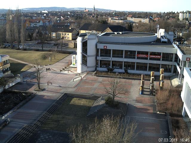 Foto der Webcam: Verwaltungsgeb&auml;ude, Innenhof mit Audimax, H&ouml;rsaal-Geb&auml;ude 1