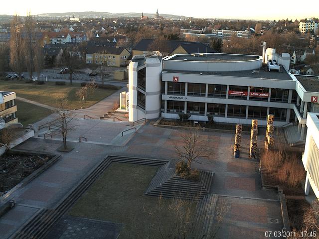 Foto der Webcam: Verwaltungsgeb&auml;ude, Innenhof mit Audimax, H&ouml;rsaal-Geb&auml;ude 1