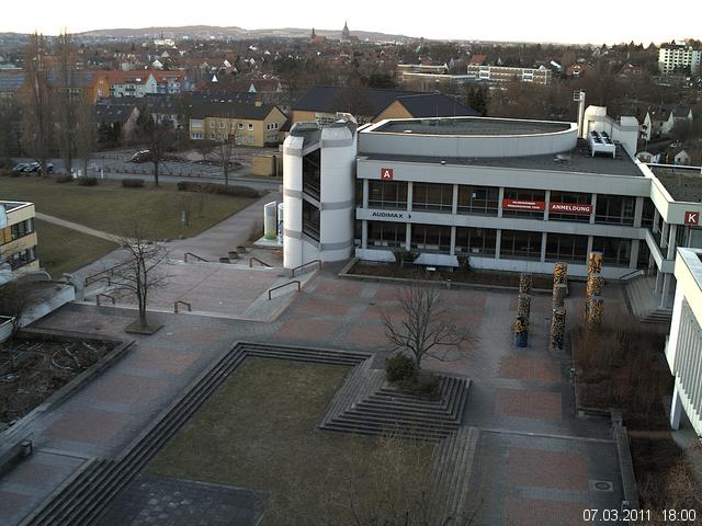 Foto der Webcam: Verwaltungsgeb&auml;ude, Innenhof mit Audimax, H&ouml;rsaal-Geb&auml;ude 1