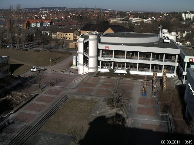 Foto der Webcam: Verwaltungsgeb&auml;ude, Innenhof mit Audimax, H&ouml;rsaal-Geb&auml;ude 1