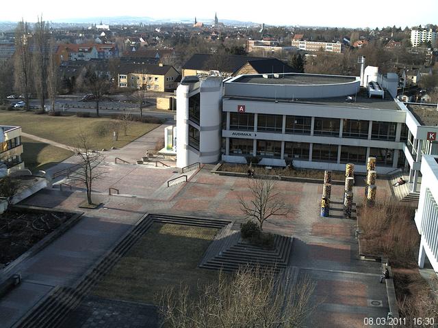 Foto der Webcam: Verwaltungsgeb&auml;ude, Innenhof mit Audimax, H&ouml;rsaal-Geb&auml;ude 1