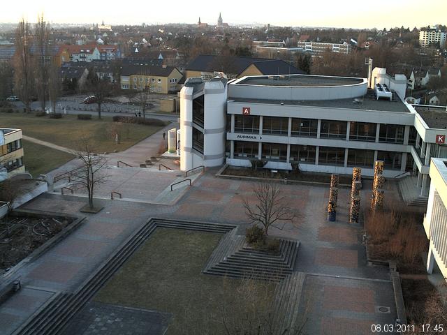 Foto der Webcam: Verwaltungsgeb&auml;ude, Innenhof mit Audimax, H&ouml;rsaal-Geb&auml;ude 1