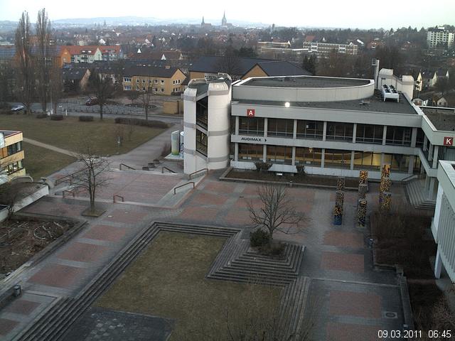 Foto der Webcam: Verwaltungsgeb&auml;ude, Innenhof mit Audimax, H&ouml;rsaal-Geb&auml;ude 1