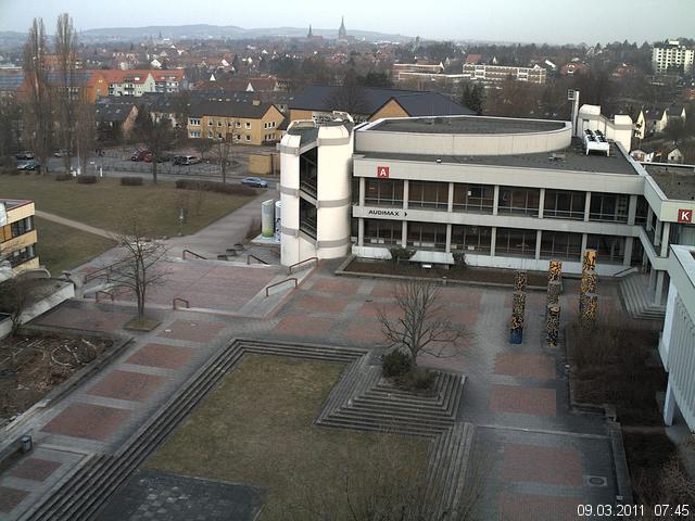 Foto der Webcam: Verwaltungsgeb&auml;ude, Innenhof mit Audimax, H&ouml;rsaal-Geb&auml;ude 1