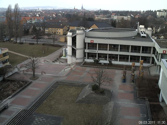 Foto der Webcam: Verwaltungsgeb&auml;ude, Innenhof mit Audimax, H&ouml;rsaal-Geb&auml;ude 1