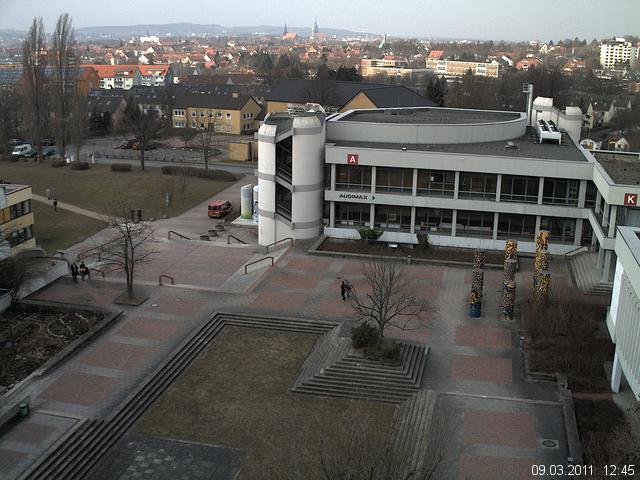 Foto der Webcam: Verwaltungsgeb&auml;ude, Innenhof mit Audimax, H&ouml;rsaal-Geb&auml;ude 1