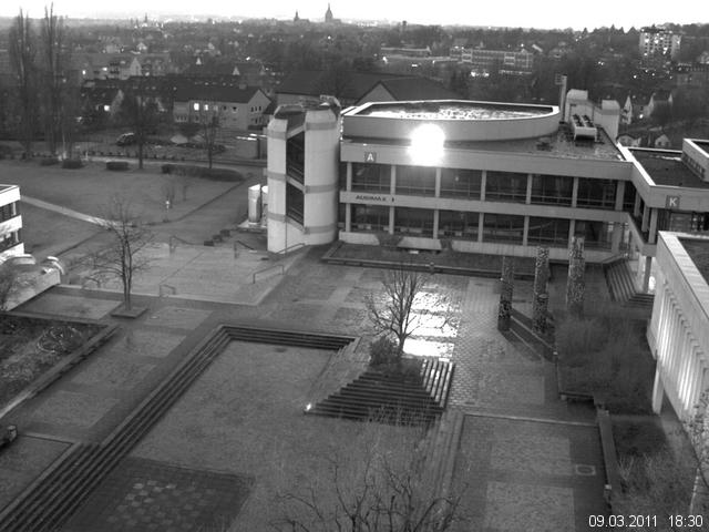 Foto der Webcam: Verwaltungsgeb&auml;ude, Innenhof mit Audimax, H&ouml;rsaal-Geb&auml;ude 1