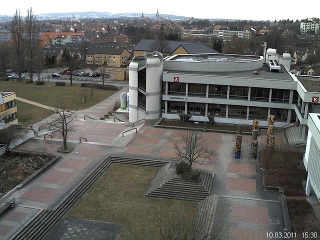 Foto der Webcam: Verwaltungsgeb&auml;ude, Innenhof mit Audimax, H&ouml;rsaal-Geb&auml;ude 1