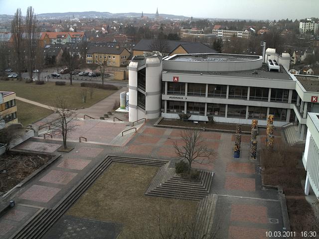 Foto der Webcam: Verwaltungsgeb&auml;ude, Innenhof mit Audimax, H&ouml;rsaal-Geb&auml;ude 1