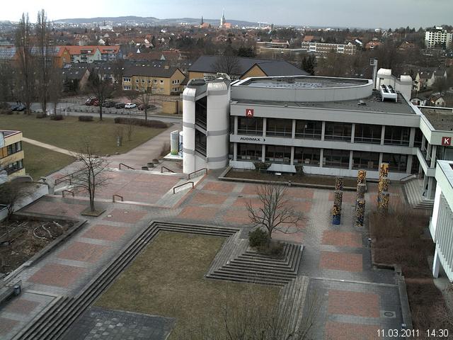 Foto der Webcam: Verwaltungsgeb&auml;ude, Innenhof mit Audimax, H&ouml;rsaal-Geb&auml;ude 1