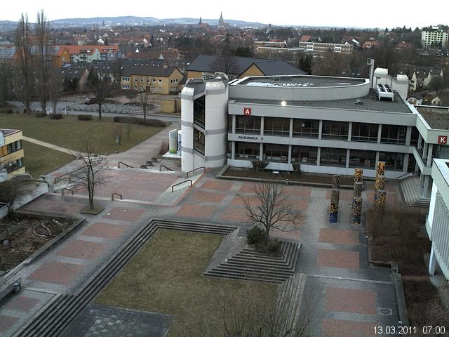 Foto der Webcam: Verwaltungsgeb&auml;ude, Innenhof mit Audimax, H&ouml;rsaal-Geb&auml;ude 1
