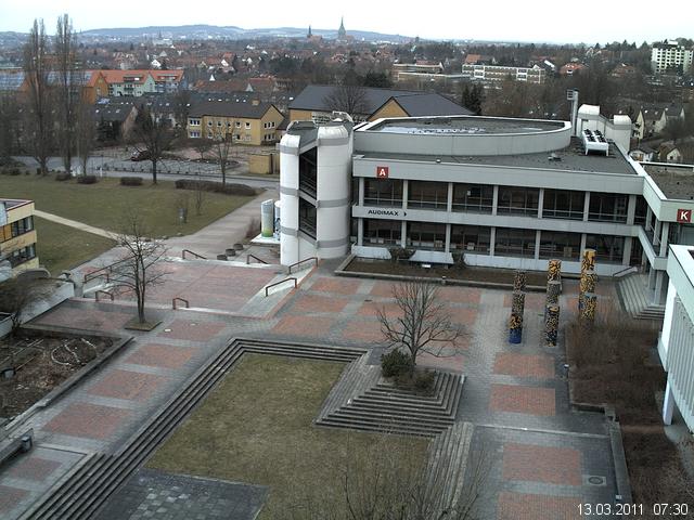 Foto der Webcam: Verwaltungsgeb&auml;ude, Innenhof mit Audimax, H&ouml;rsaal-Geb&auml;ude 1