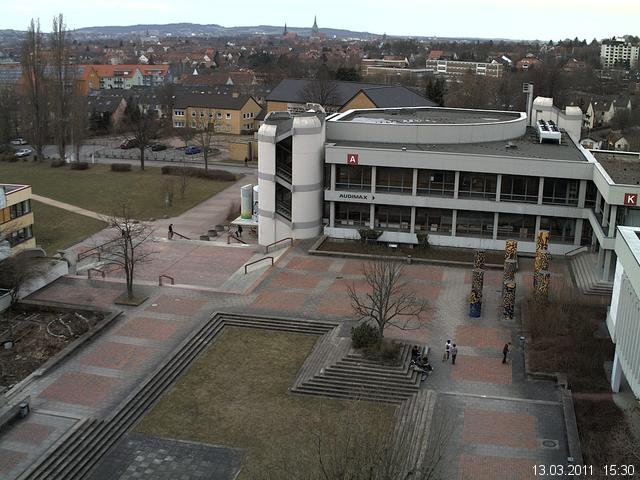 Foto der Webcam: Verwaltungsgeb&auml;ude, Innenhof mit Audimax, H&ouml;rsaal-Geb&auml;ude 1