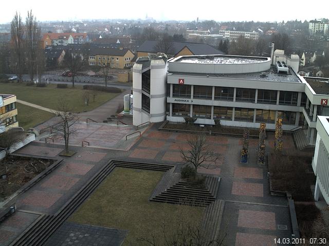 Foto der Webcam: Verwaltungsgeb&auml;ude, Innenhof mit Audimax, H&ouml;rsaal-Geb&auml;ude 1