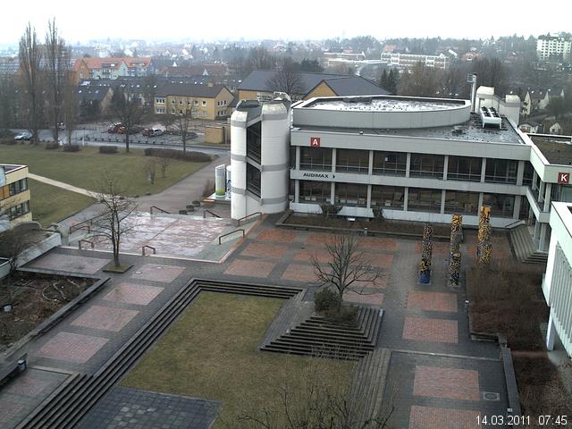 Foto der Webcam: Verwaltungsgeb&auml;ude, Innenhof mit Audimax, H&ouml;rsaal-Geb&auml;ude 1