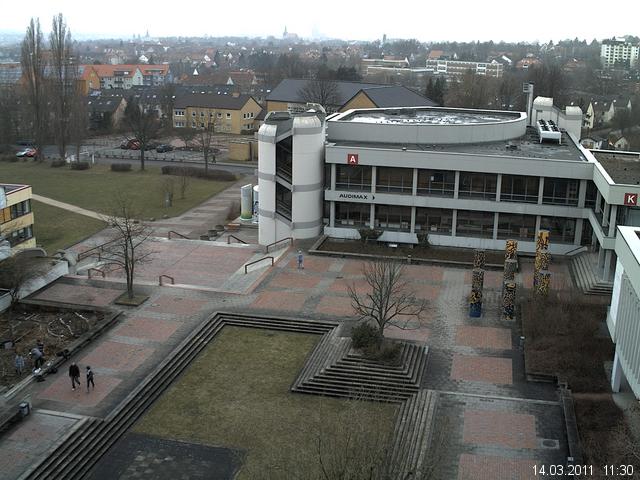Foto der Webcam: Verwaltungsgeb&auml;ude, Innenhof mit Audimax, H&ouml;rsaal-Geb&auml;ude 1