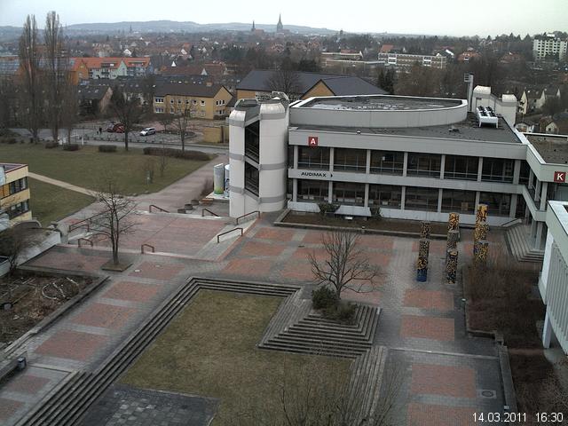 Foto der Webcam: Verwaltungsgeb&auml;ude, Innenhof mit Audimax, H&ouml;rsaal-Geb&auml;ude 1