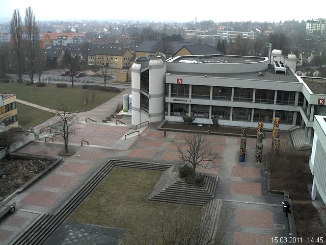 Foto der Webcam: Verwaltungsgeb&auml;ude, Innenhof mit Audimax, H&ouml;rsaal-Geb&auml;ude 1