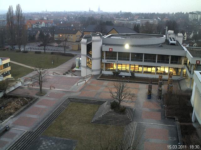 Foto der Webcam: Verwaltungsgeb&auml;ude, Innenhof mit Audimax, H&ouml;rsaal-Geb&auml;ude 1