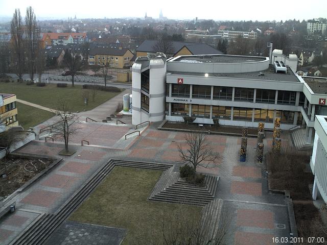 Foto der Webcam: Verwaltungsgeb&auml;ude, Innenhof mit Audimax, H&ouml;rsaal-Geb&auml;ude 1