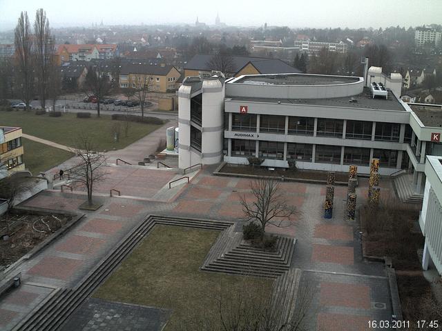 Foto der Webcam: Verwaltungsgeb&auml;ude, Innenhof mit Audimax, H&ouml;rsaal-Geb&auml;ude 1