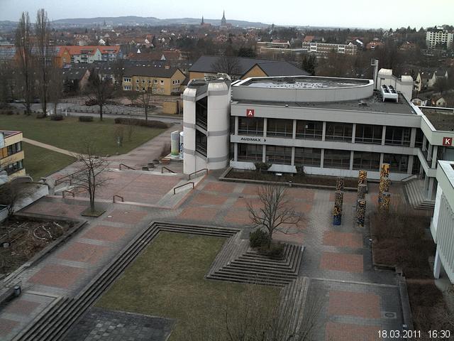 Foto der Webcam: Verwaltungsgeb&auml;ude, Innenhof mit Audimax, H&ouml;rsaal-Geb&auml;ude 1