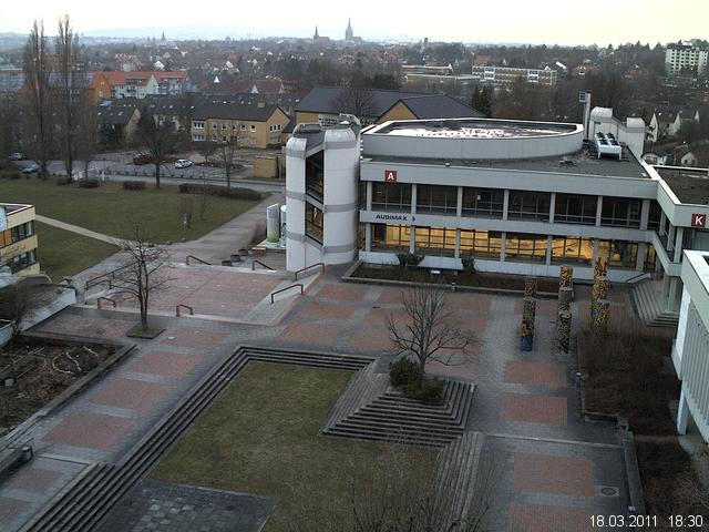 Foto der Webcam: Verwaltungsgeb&auml;ude, Innenhof mit Audimax, H&ouml;rsaal-Geb&auml;ude 1