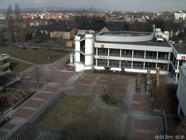 Foto der Webcam: Verwaltungsgeb&auml;ude, Innenhof mit Audimax, H&ouml;rsaal-Geb&auml;ude 1